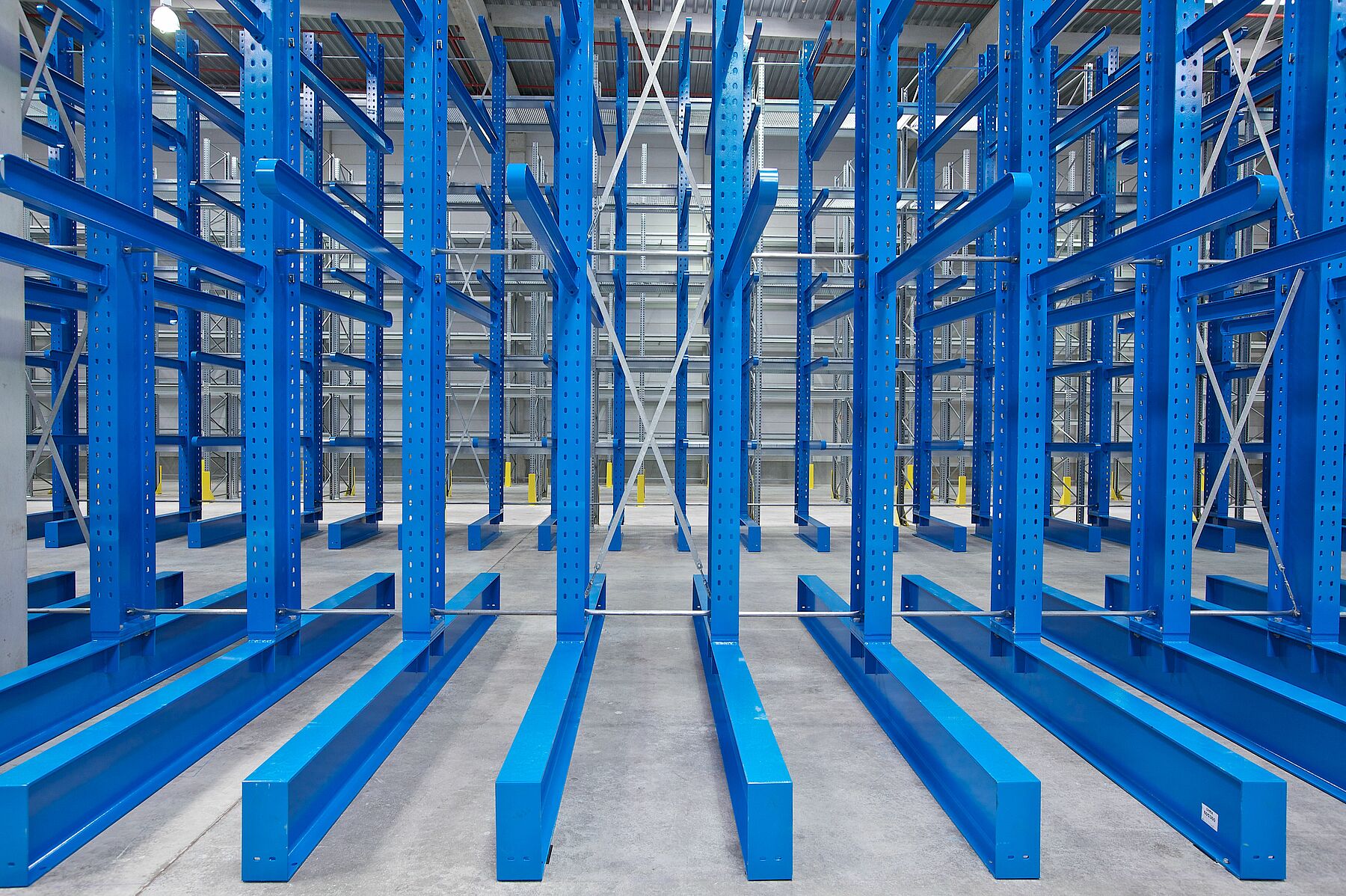 Cantilever racking system by OHRA